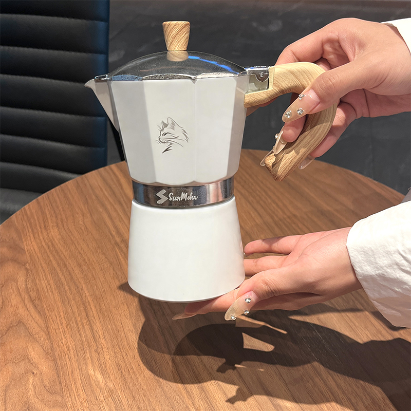 Hero Coffee Equipment - Moka Pot 3/6 Cup - Italian